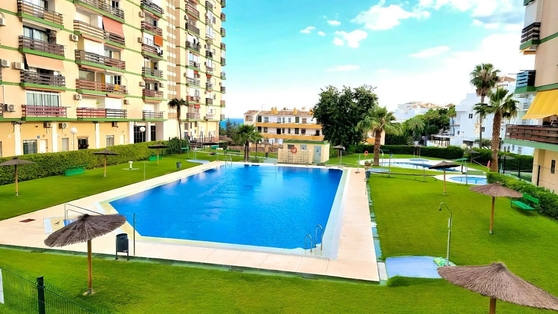 Pleasant Studio With Sea View In Benalmadena 30 M² Pool